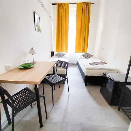Cute Room Near The Centre Of Prague D2 * Прага