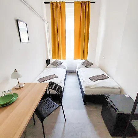 Cute Room Near The Centre Of Prague D2 * Прага